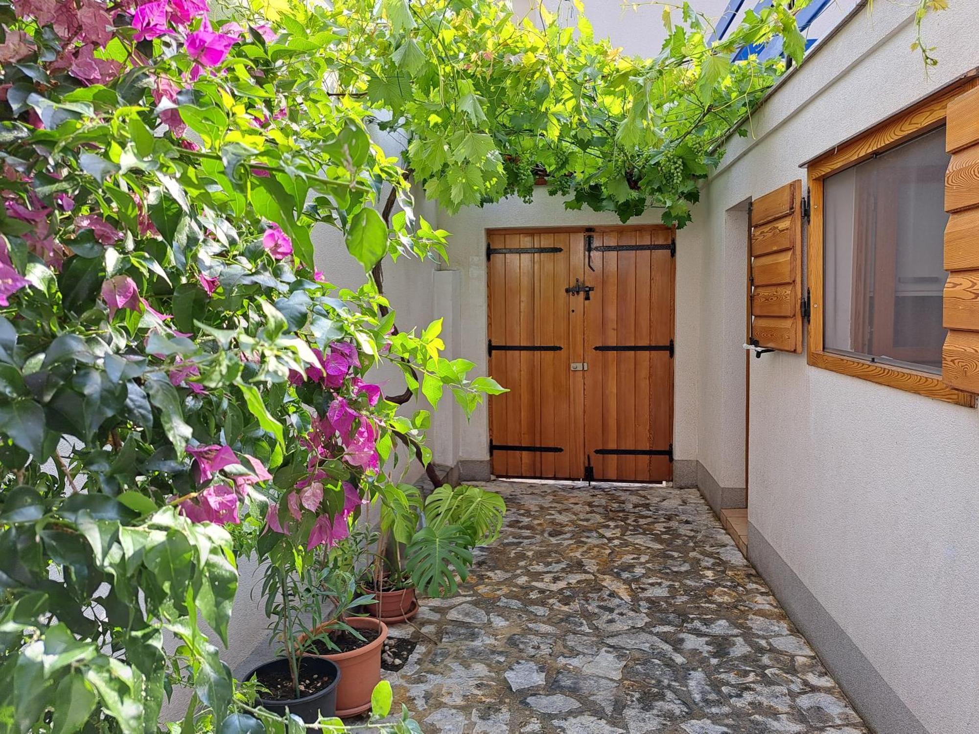 Family Apartment In Center Of Murter Ngoại thất bức ảnh